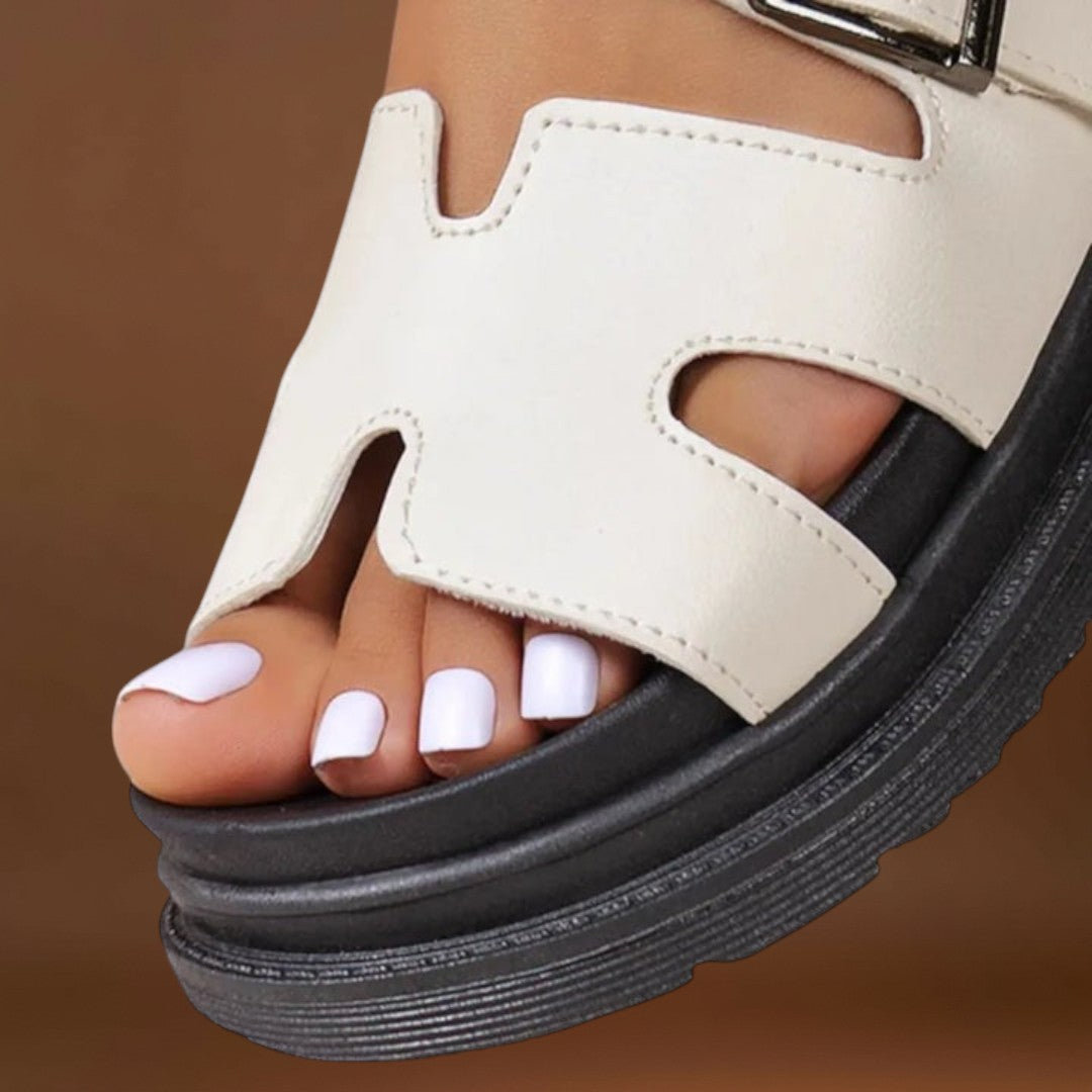 Bána - Ortopéd szandál H dizájnnal