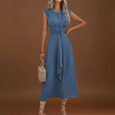 Alina - Elegáns, ujjatlan, maxiruha kerek nyakkal