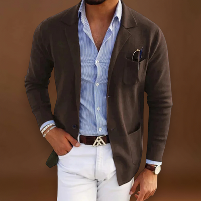 Rezső  – Modern Vágás Poliészter Keverékből és Elegáns Formában