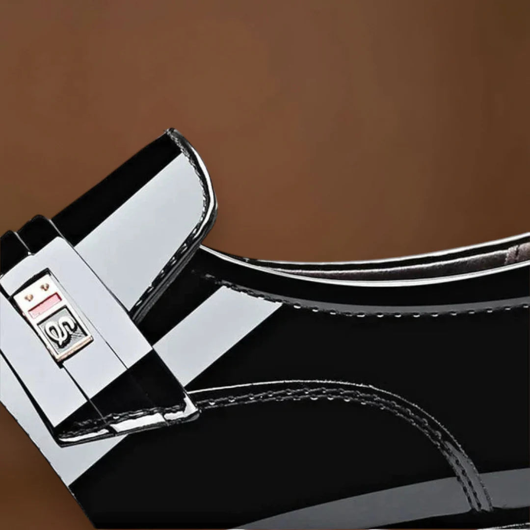 Besenyő – Tartós Kialakítás Kevert Anyagból és Párnázott Talppal