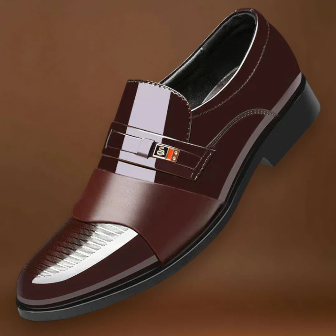 Besenyő – Tartós Kialakítás Kevert Anyagból és Párnázott Talppal