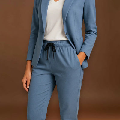 Nara - Elegáns Öltöny Kabáttal és Nadrággal