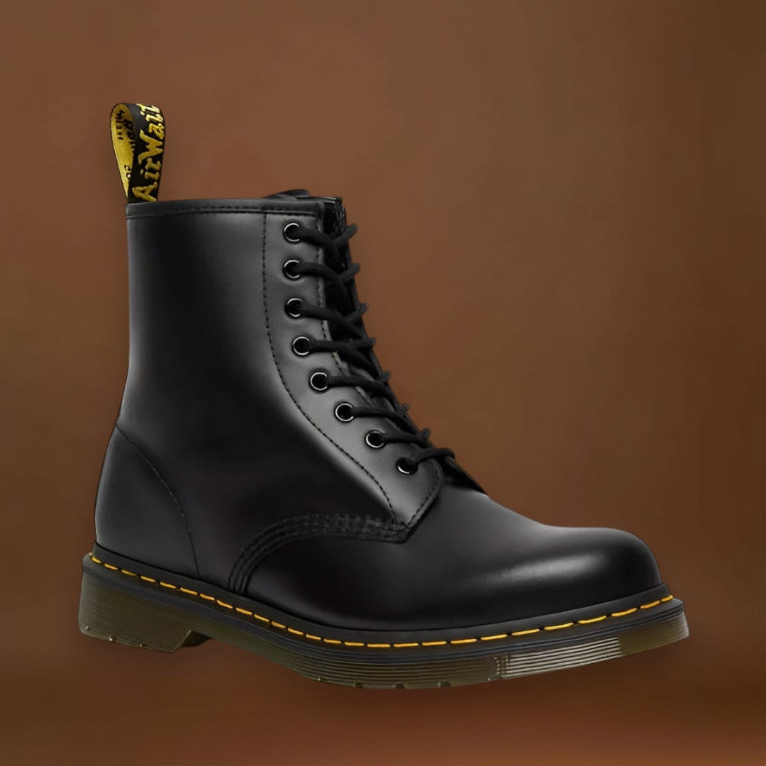 Gyutács - Elegáns csizmák fűzővel