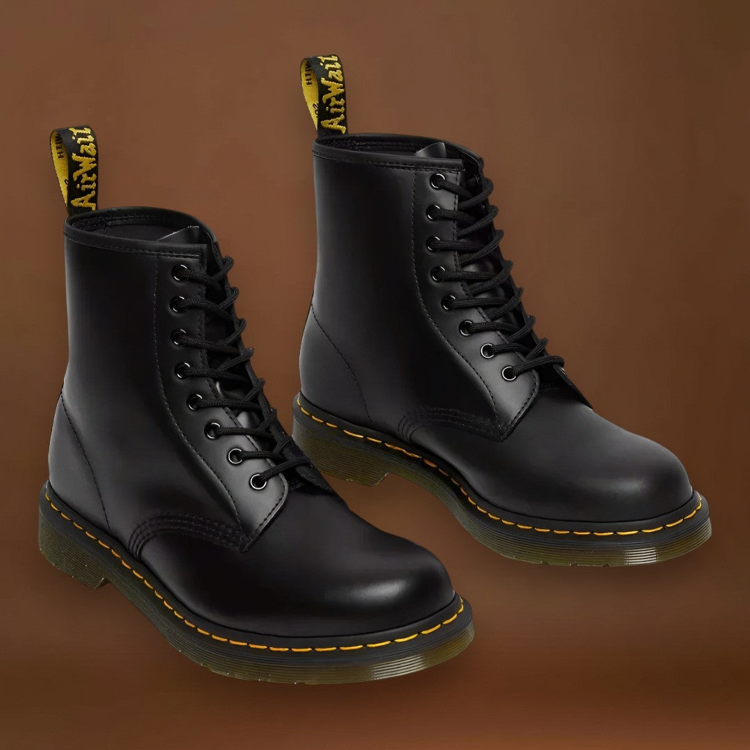 Gyutács - Elegáns csizmák fűzővel