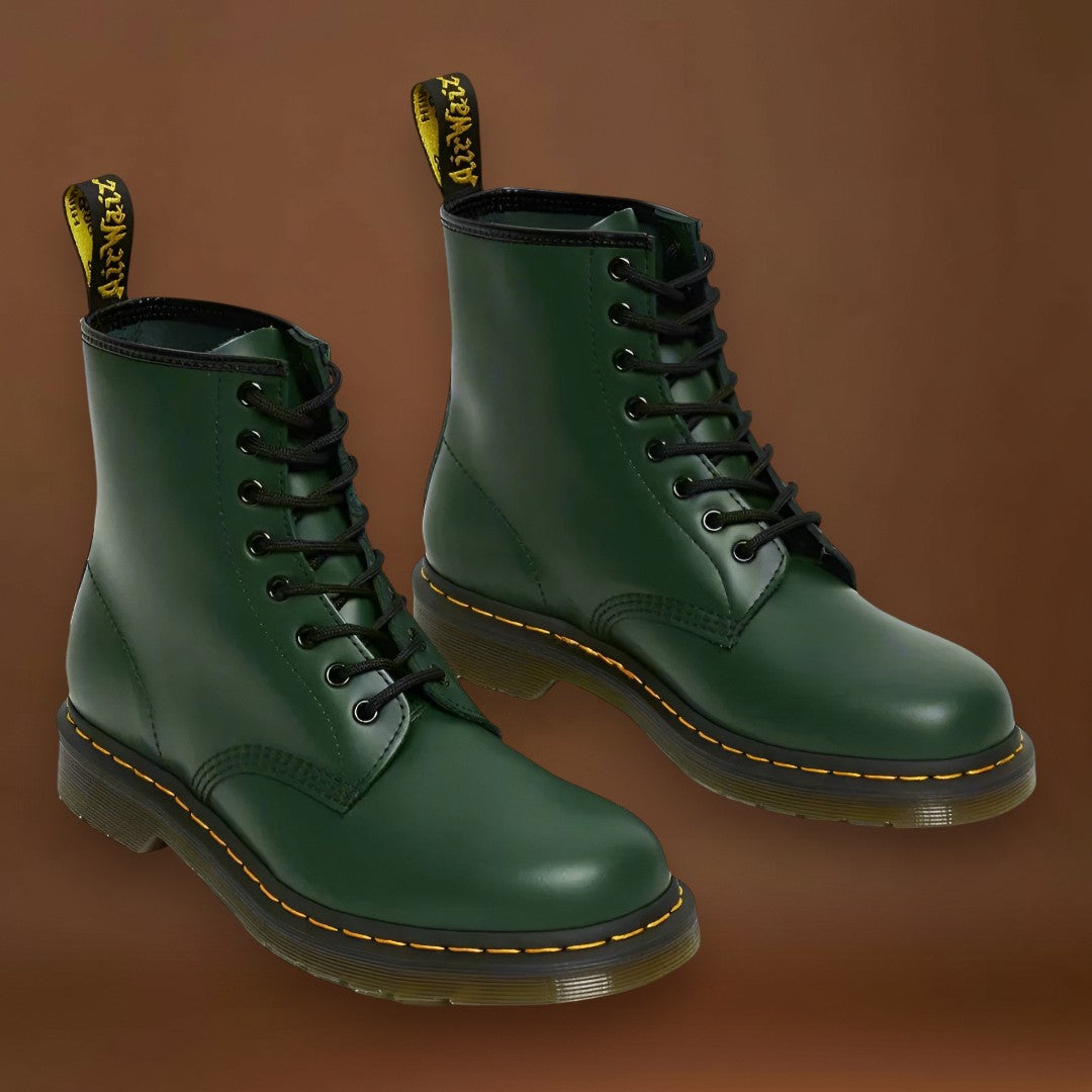 Gyutács - Elegáns csizmák fűzővel