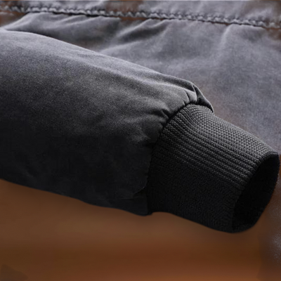 Varsa - Könnyű Slim Fit Anyag és Teljes Hosszúságú Cipzár Szellőzéssel