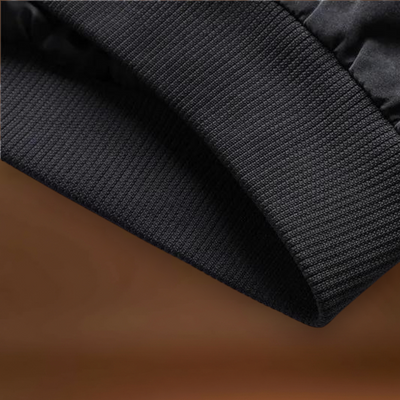 Varsa - Könnyű Slim Fit Anyag és Teljes Hosszúságú Cipzár Szellőzéssel