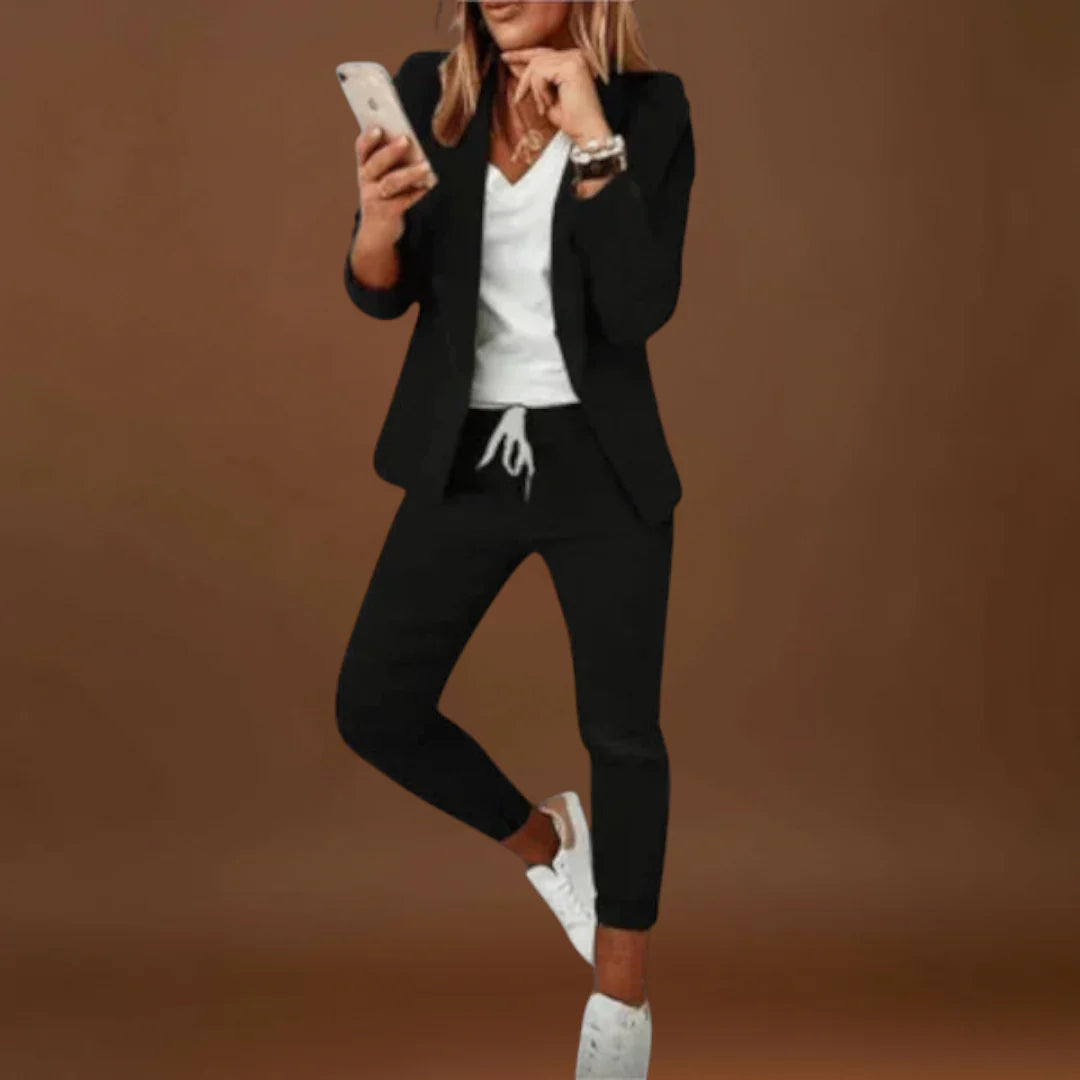 Izlína - Elegáns és kényelmes blézer.