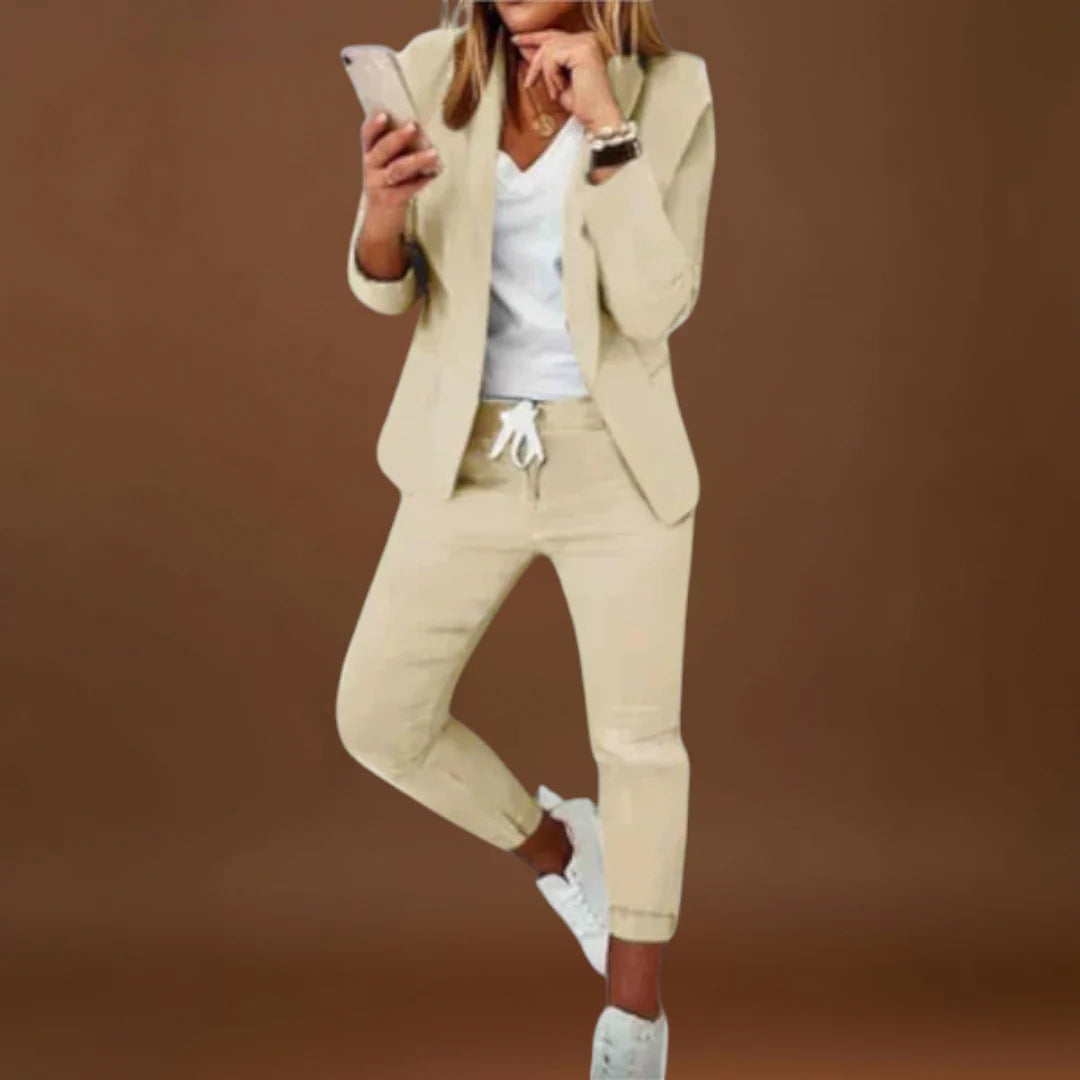 Izlína - Elegáns és kényelmes blézer.