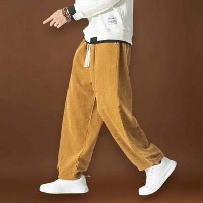 Béla – Széles Velúr Kargyűrűvel, Széles Szárral és Zsinóros Derékkal