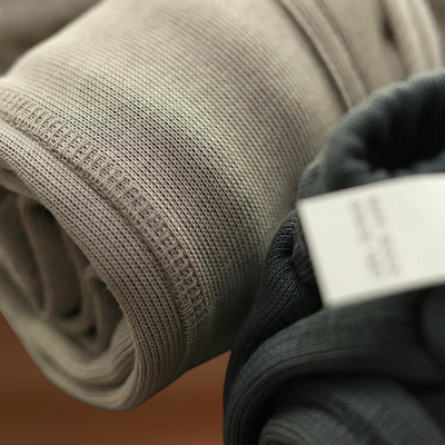 Csongor – Nehéz Fleece Keverék és Tartós Mosott Felület