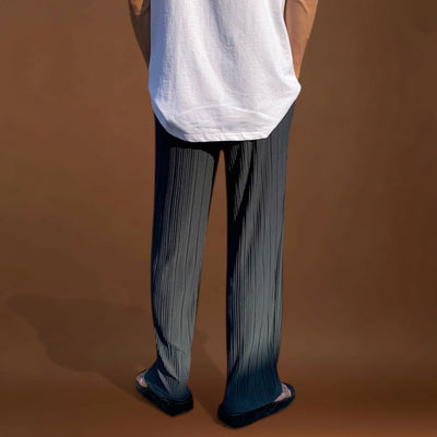 Barót - Plisszírozott Elülső Rész és Lazább Kivágás a Könnyű Mozgásért