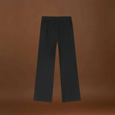 Barót - Plisszírozott Elülső Rész és Lazább Kivágás a Könnyű Mozgásért