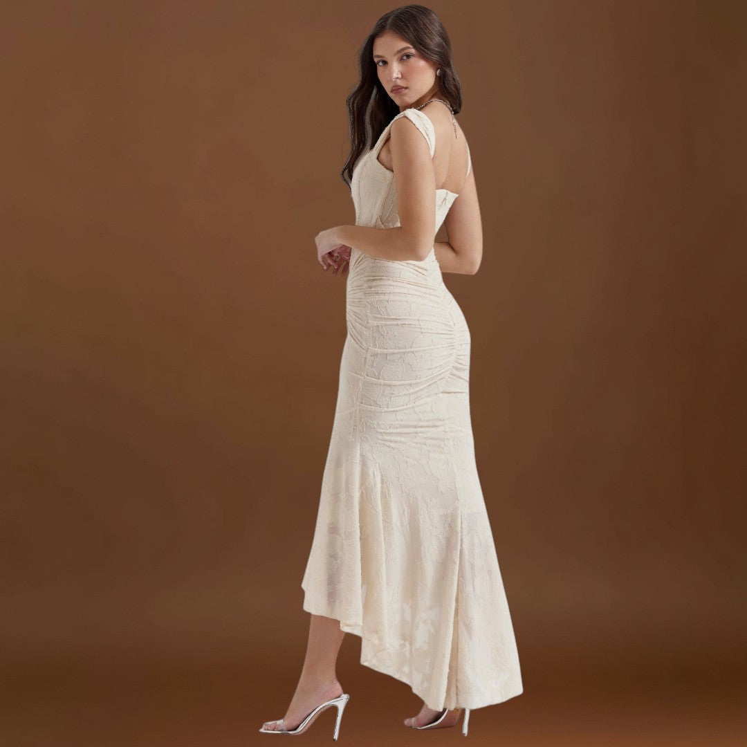 Júlia - Romantikus Silhuettás Ruha